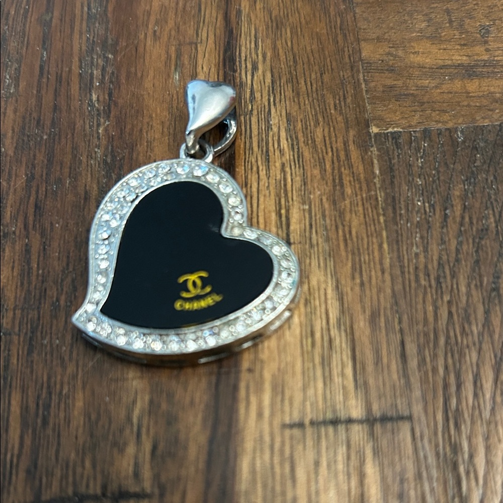 CHANEL Black and Silver Heart Necklace - Picture 3 of 4